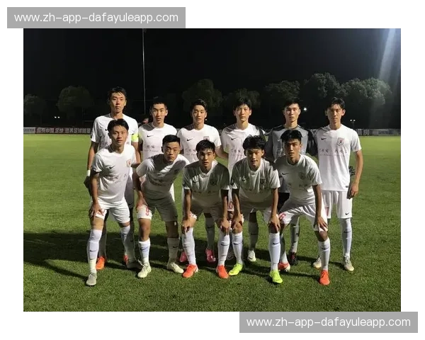 山东鲁能vs上海申鑫:一场载入史册的对决,足球的激情与荣耀 山东鲁能vs上海申鑫:一场载入史册的对决,足球的激情与荣耀